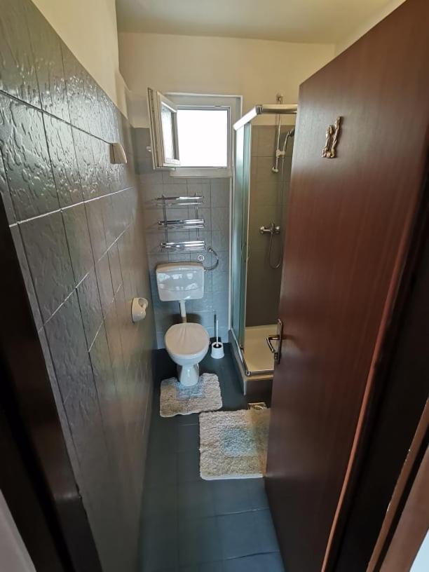 Apartments Lota Starigrad Paklenica Exterior foto