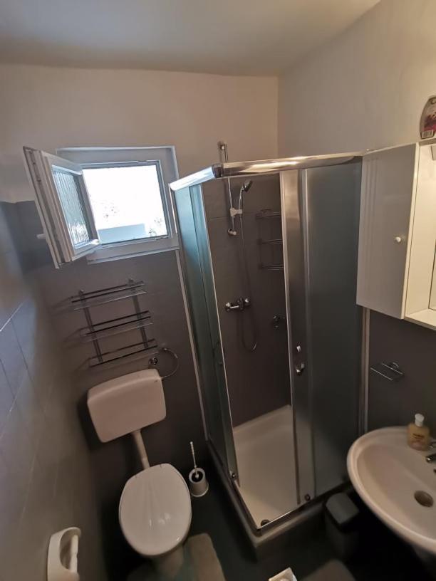 Apartments Lota Starigrad Paklenica Exterior foto